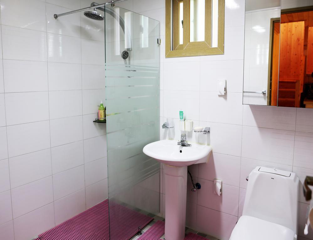 Haevichi Pension Seogwipo Bagian luar foto