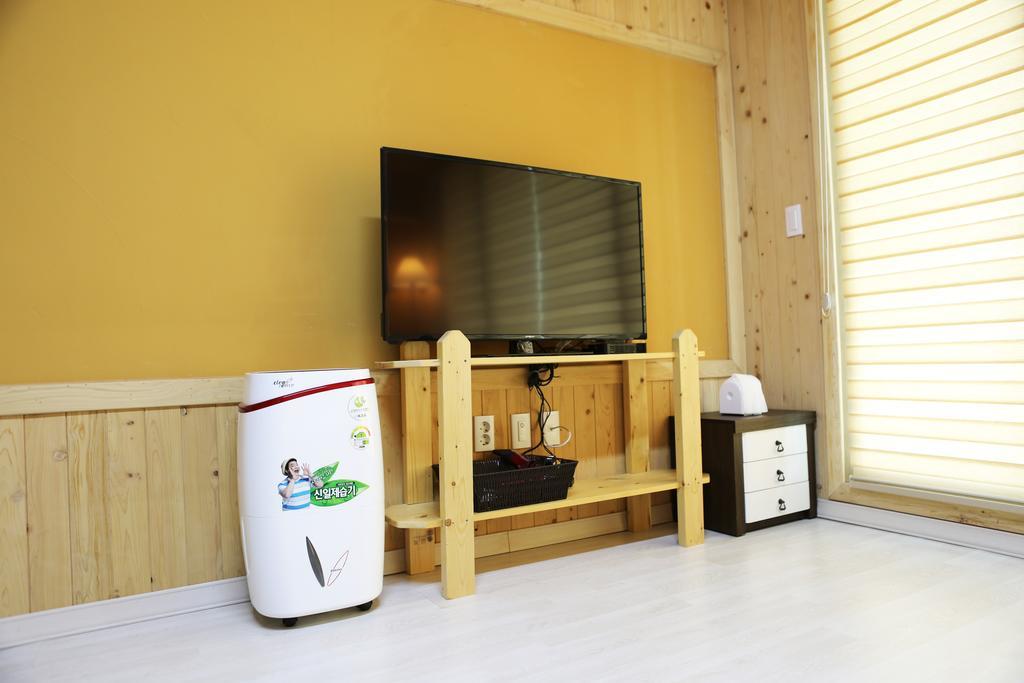 Haevichi Pension Seogwipo Bagian luar foto