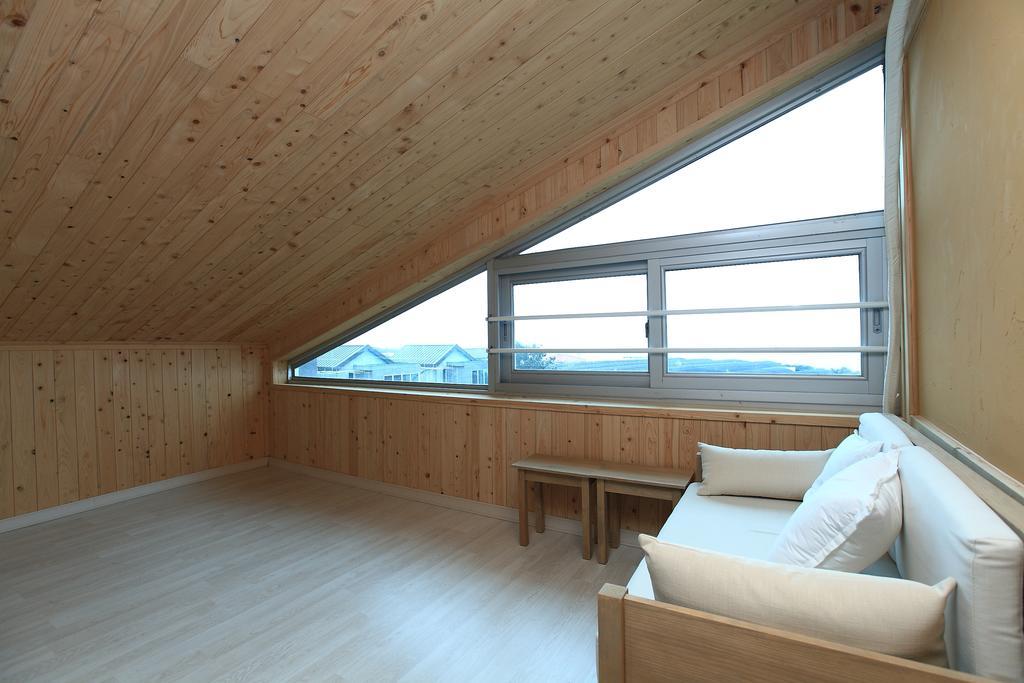 Haevichi Pension Seogwipo Bagian luar foto